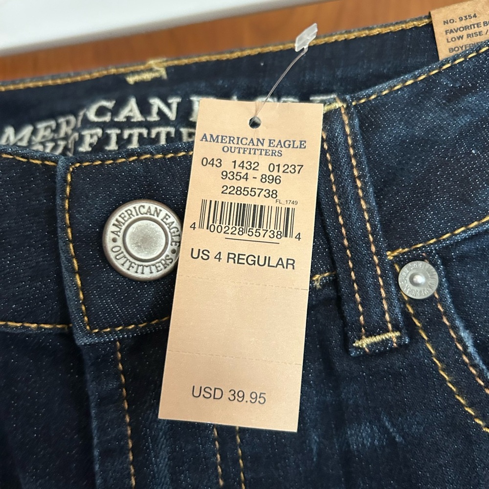 American Eagle Women’s Boyfriend Jeans - Picture 2 of 2